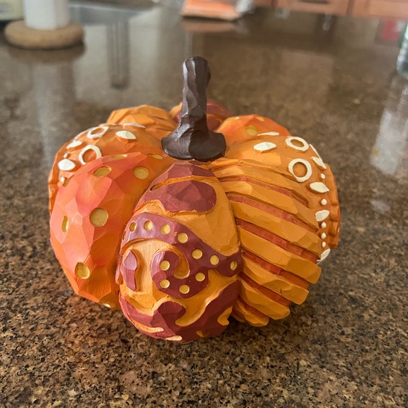 Wooden patterned pumpkin - Picture 2 of 4